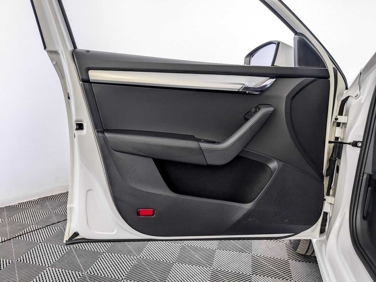 Купить Skoda Octavia с пробегом. Фото: #18