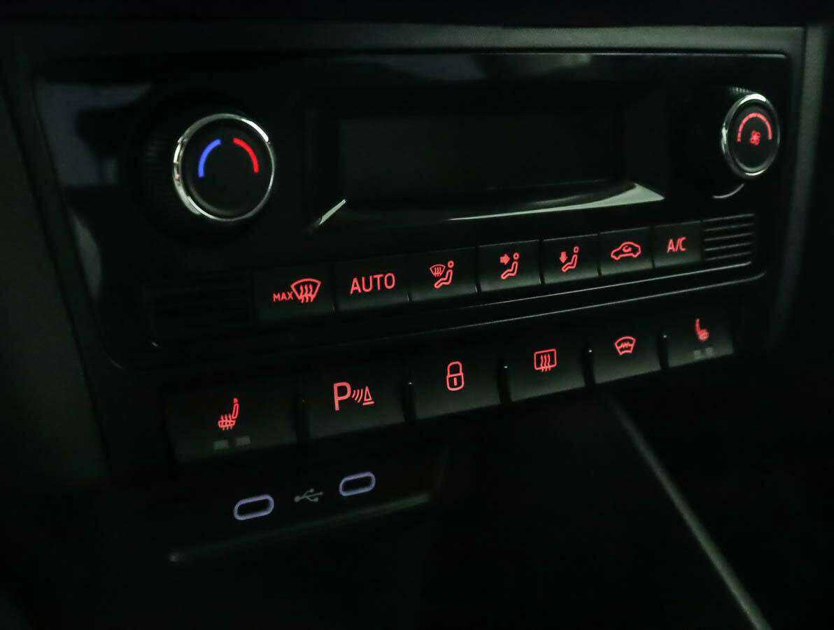 Купить Volkswagen Polo с пробегом. Фото: #14