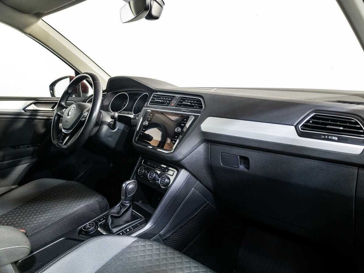 Купить Volkswagen Tiguan с пробегом. Фото: #8