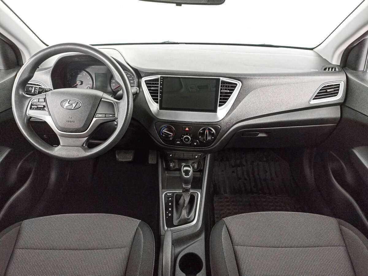 Купить Hyundai Solaris с пробегом. Фото: #11