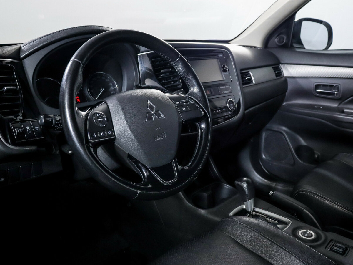 Купить Mitsubishi Outlander с пробегом. Фото: #12