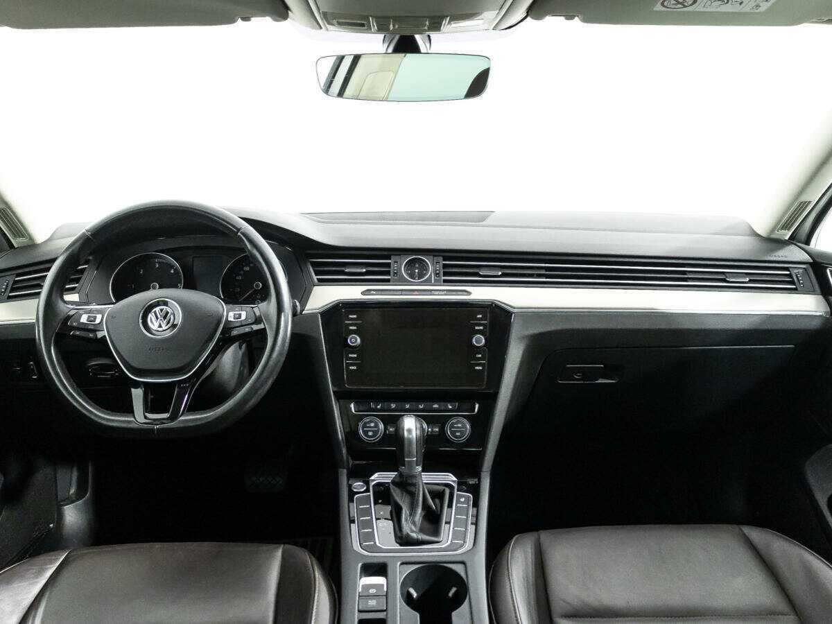 Купить Volkswagen Passat с пробегом. Фото: #12