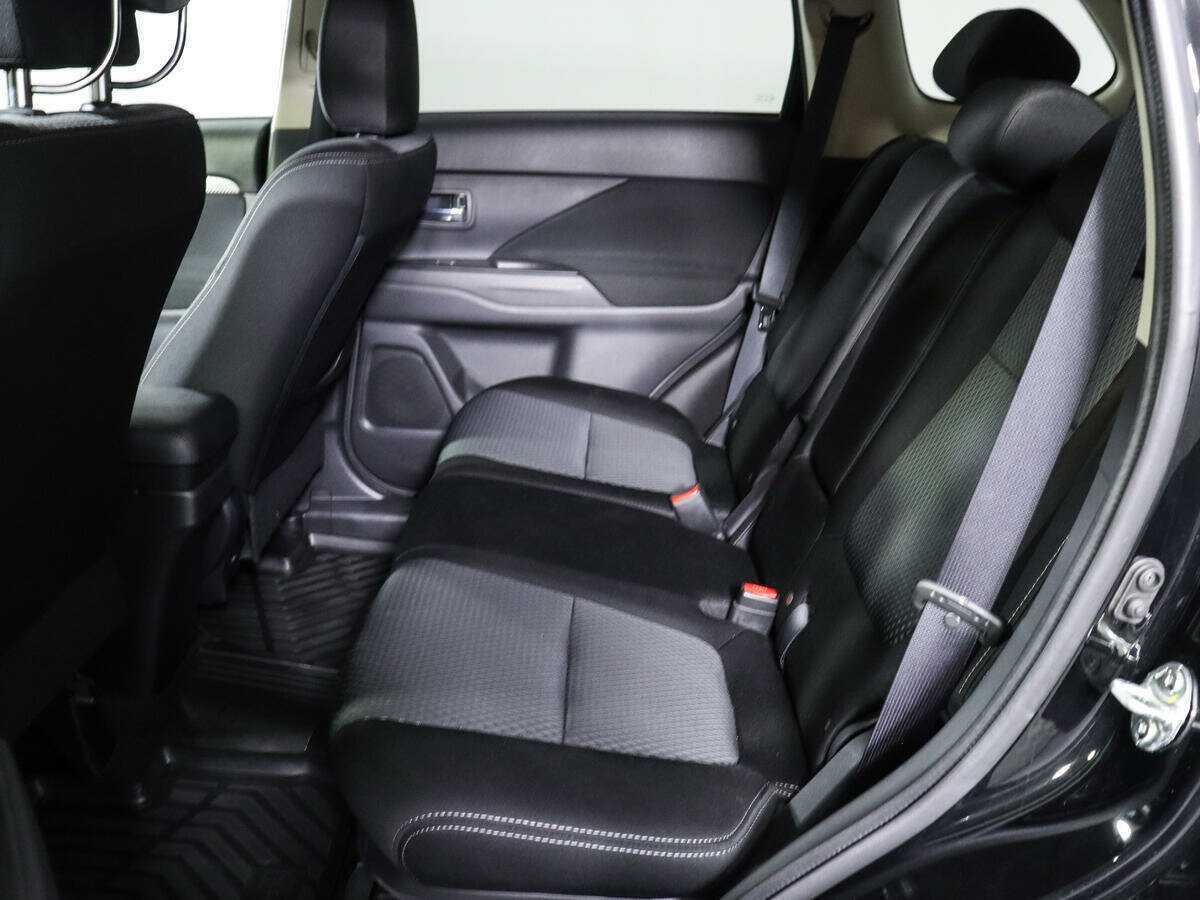 Купить Mitsubishi Outlander с пробегом. Фото: #7