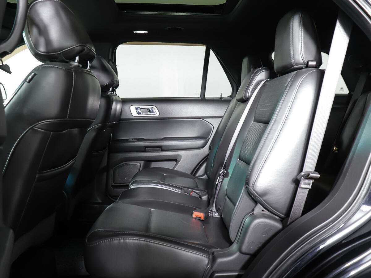 Купить Ford Explorer с пробегом. Фото: #11