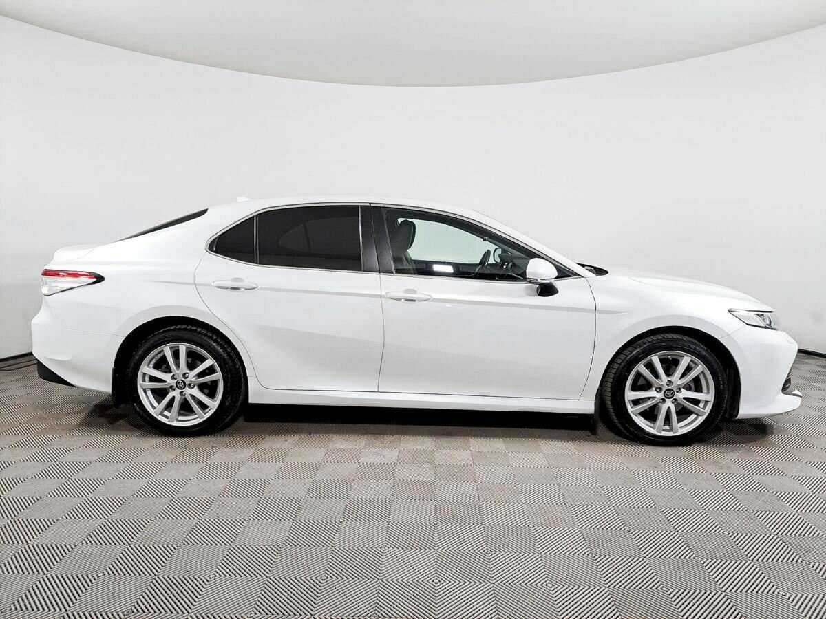 Купить Toyota Camry с пробегом. Фото: #3