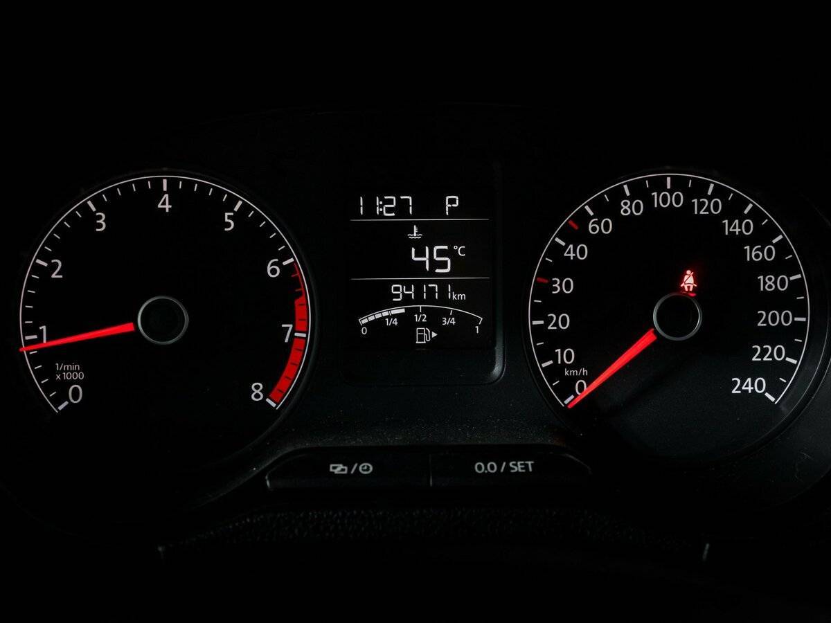 Купить Volkswagen Polo с пробегом. Фото: #10