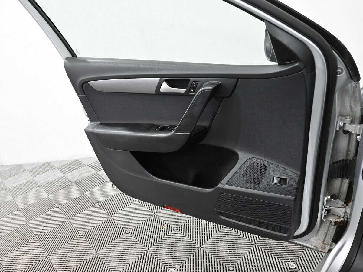 Купить Volkswagen Passat с пробегом. Фото: #8
