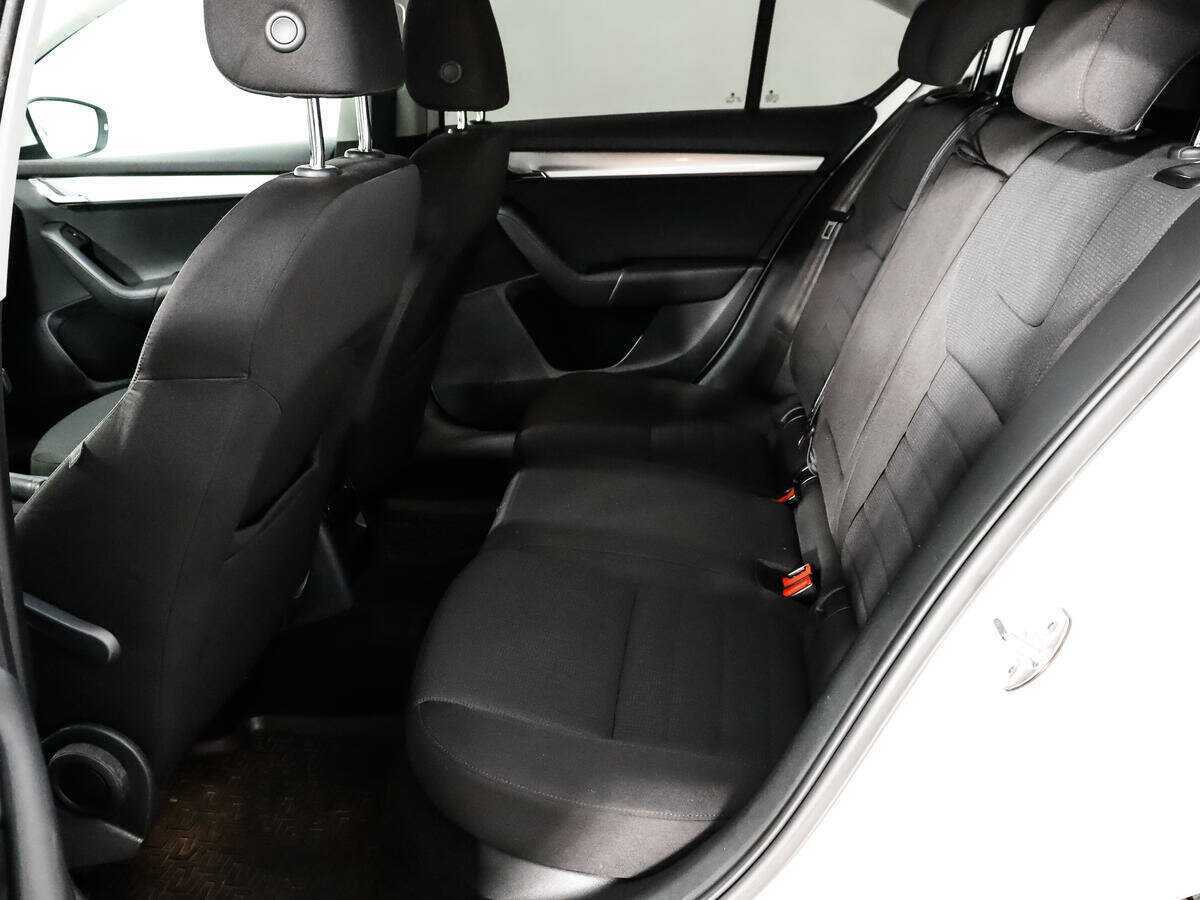 Купить Skoda Octavia с пробегом. Фото: #9