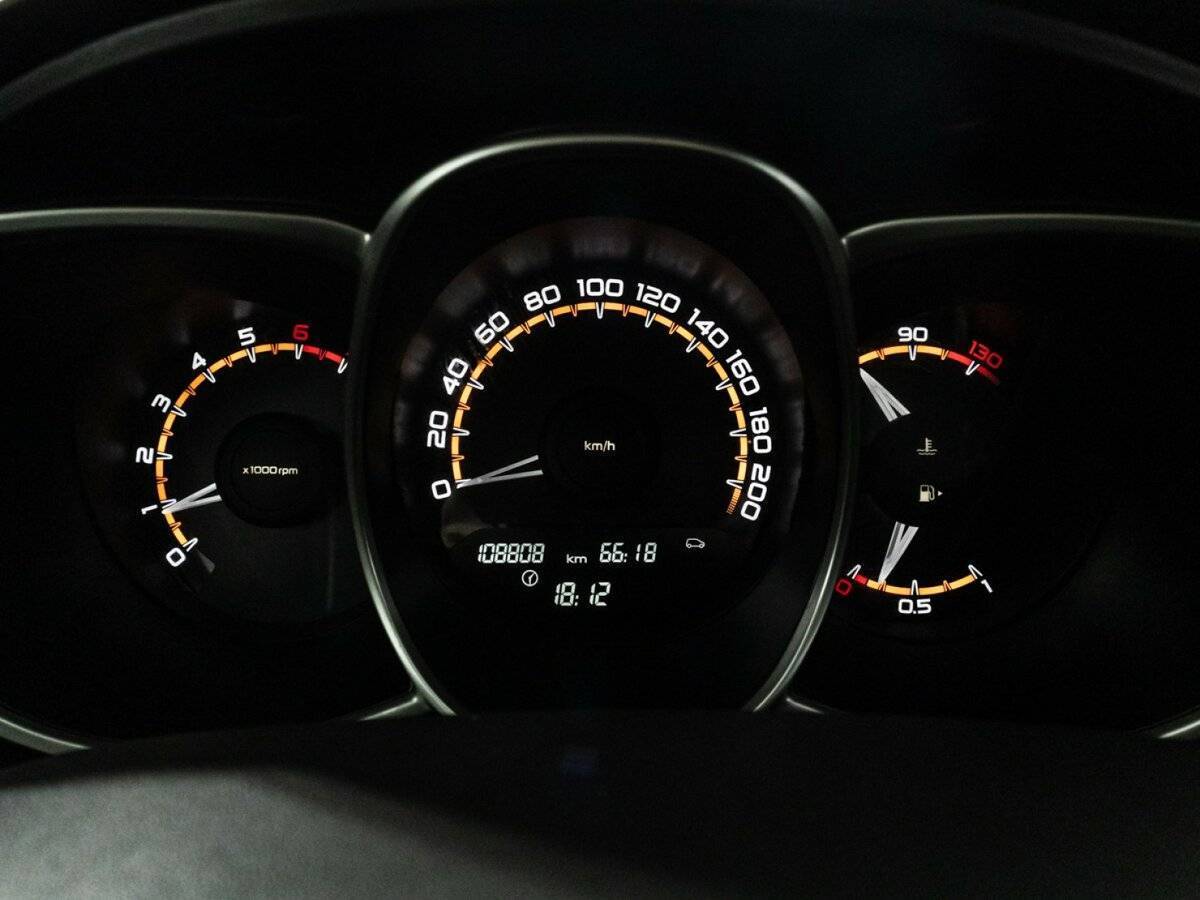 Купить Lada (ВАЗ) Vesta с пробегом. Фото: #11