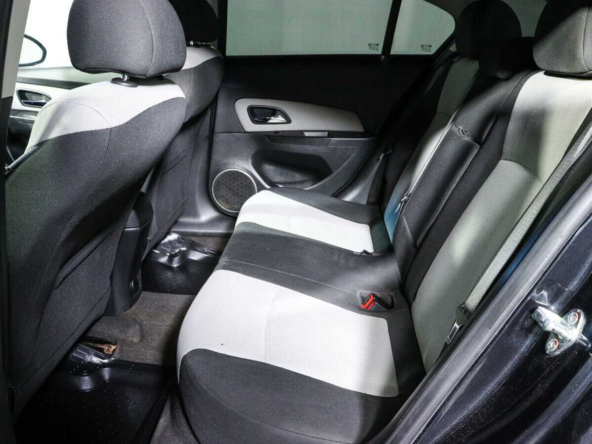 Купить Chevrolet Cruze с пробегом. Фото: #9