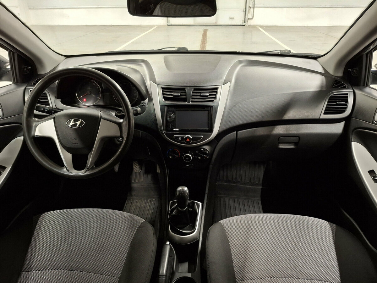 Купить Hyundai Solaris с пробегом. Фото: #13
