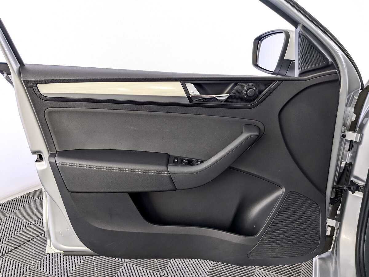 Купить Skoda Rapid с пробегом. Фото: #14