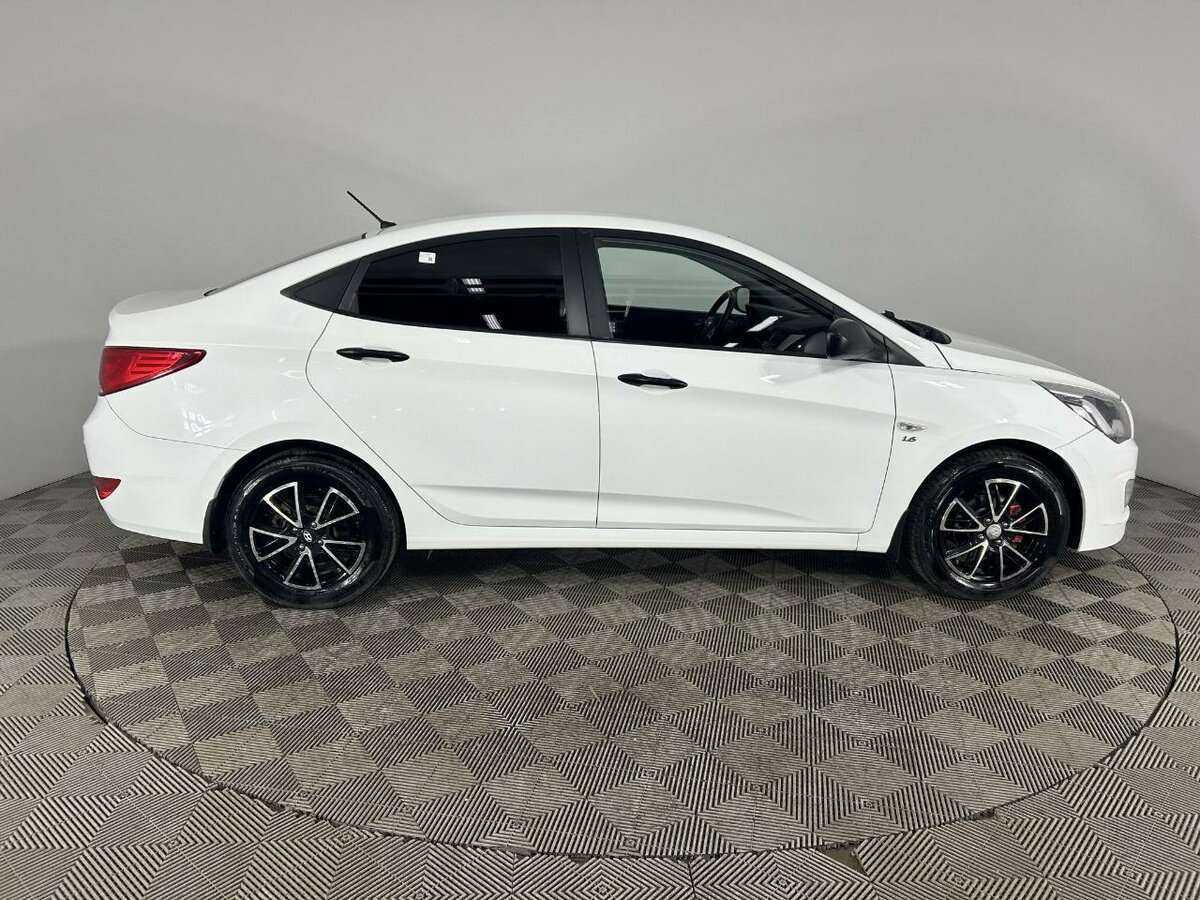 Купить Hyundai Solaris с пробегом. Фото: #3
