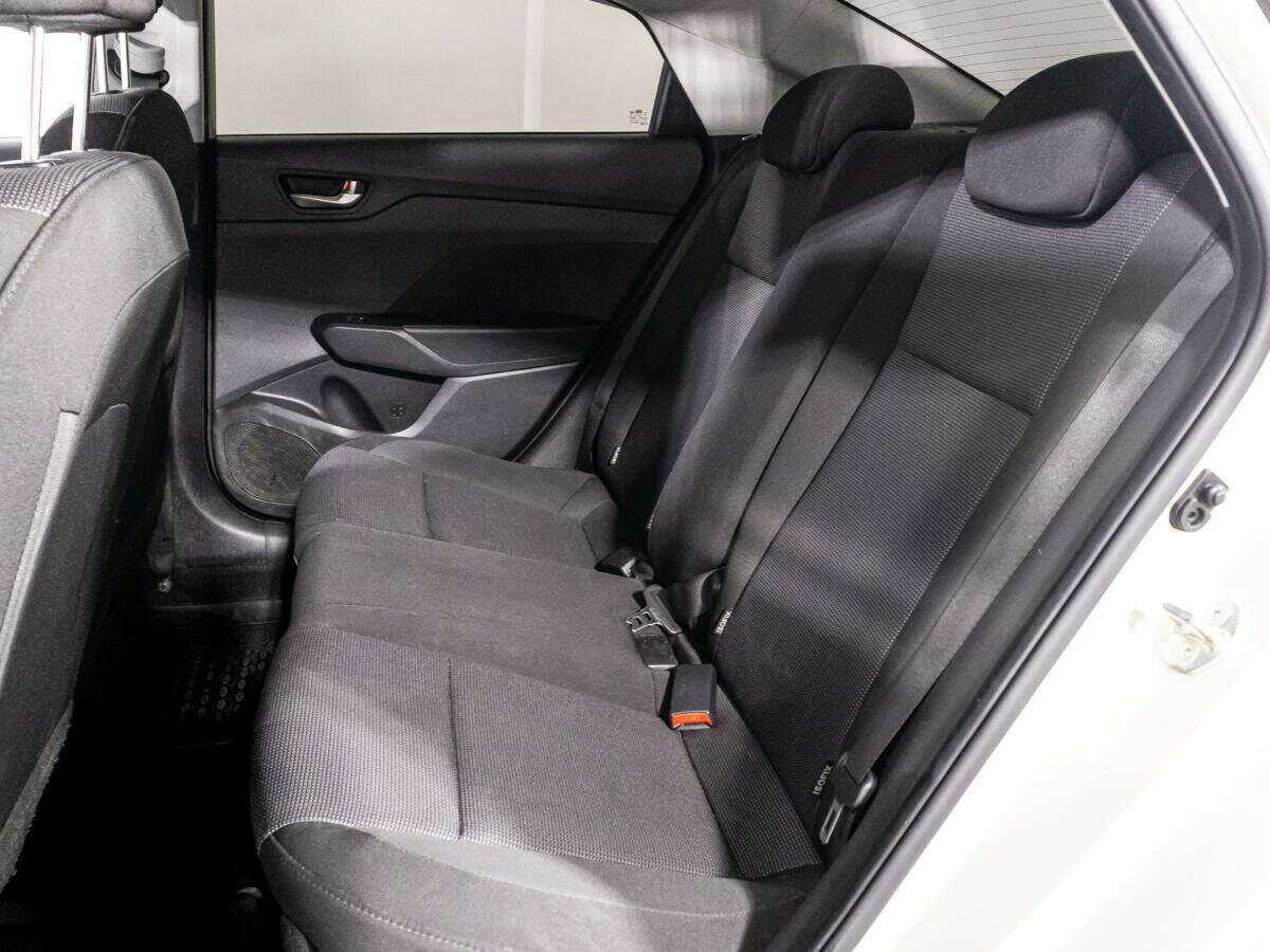 Купить Hyundai Solaris с пробегом. Фото: #9