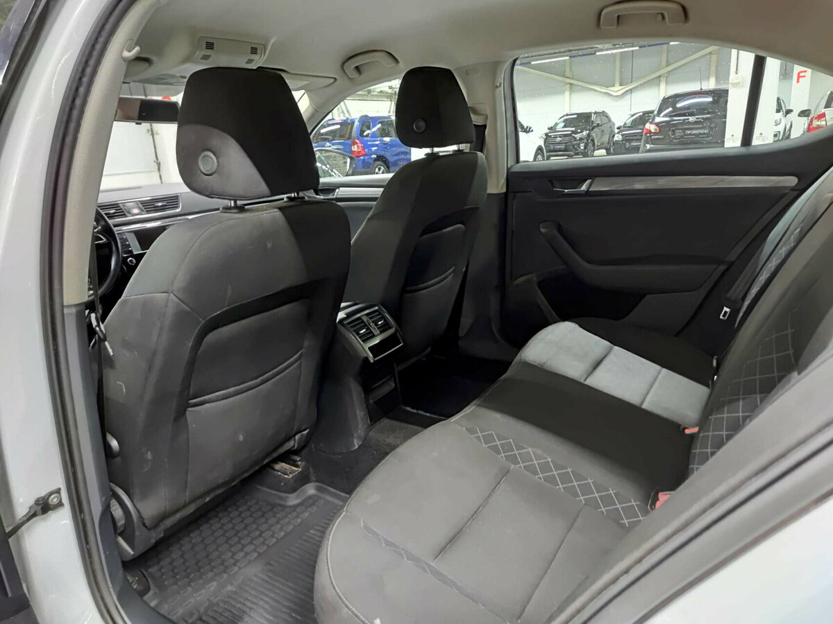 Купить Skoda Superb с пробегом. Фото: #11
