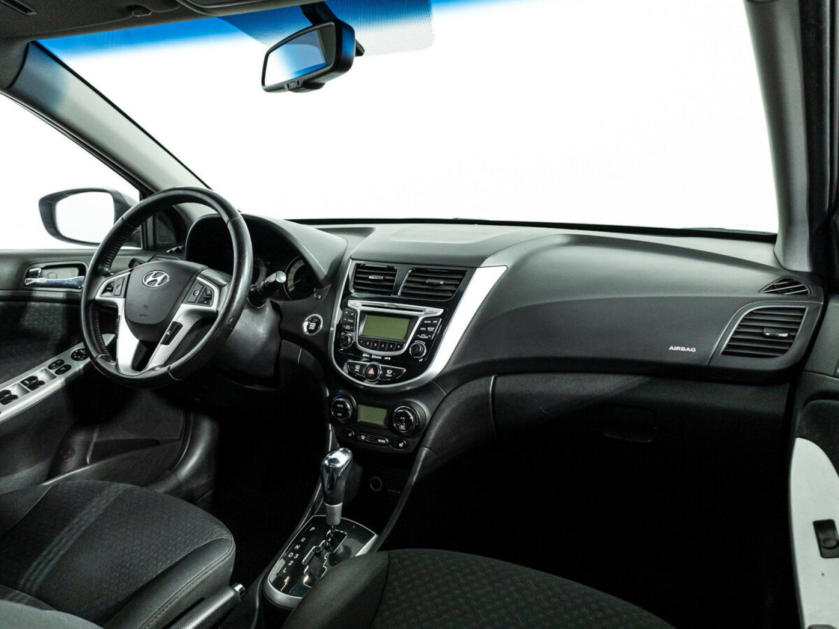 Купить Hyundai Solaris с пробегом. Фото: #8