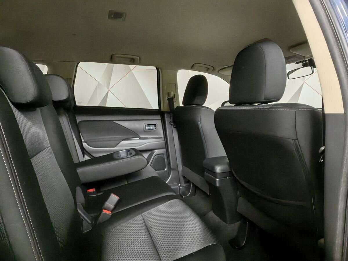 Купить Mitsubishi Outlander с пробегом. Фото: #11