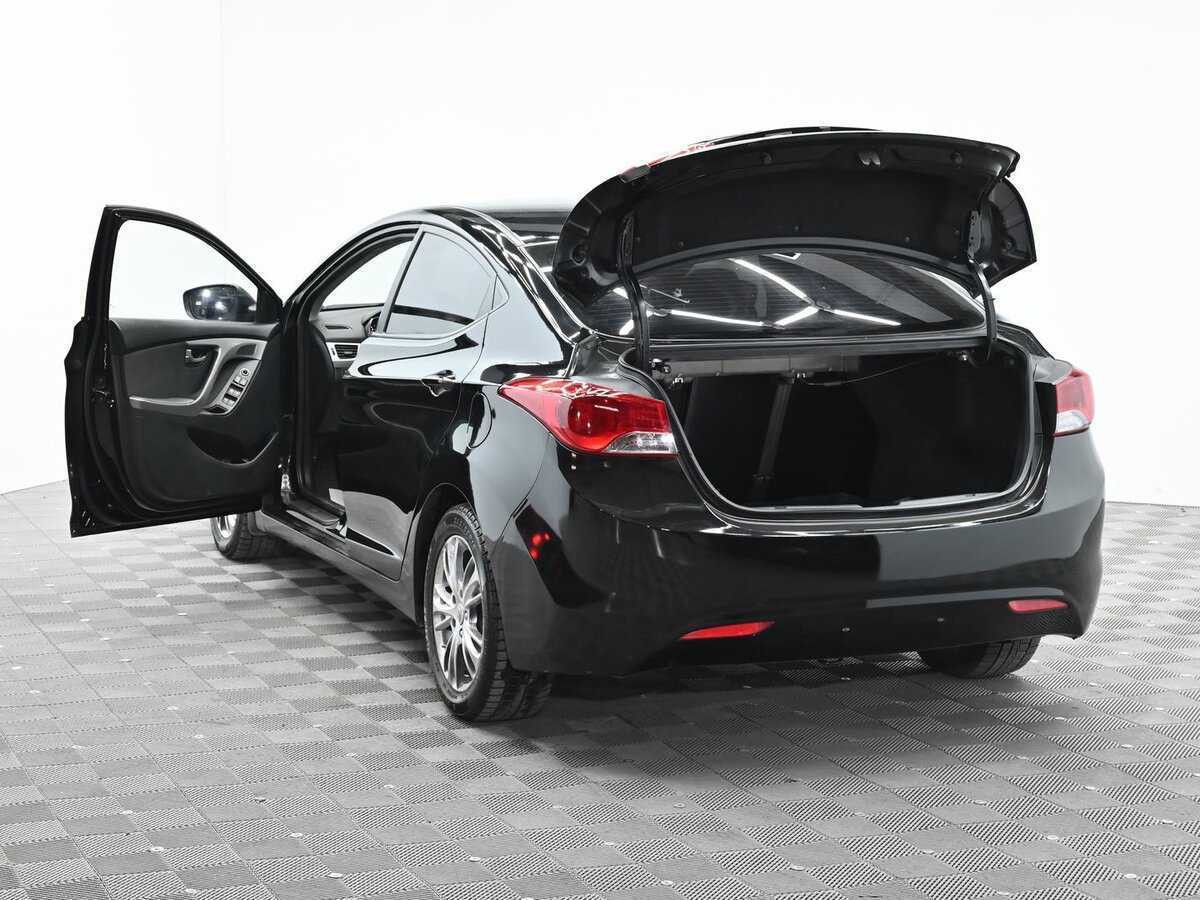 Купить Hyundai Elantra с пробегом. Фото: #4