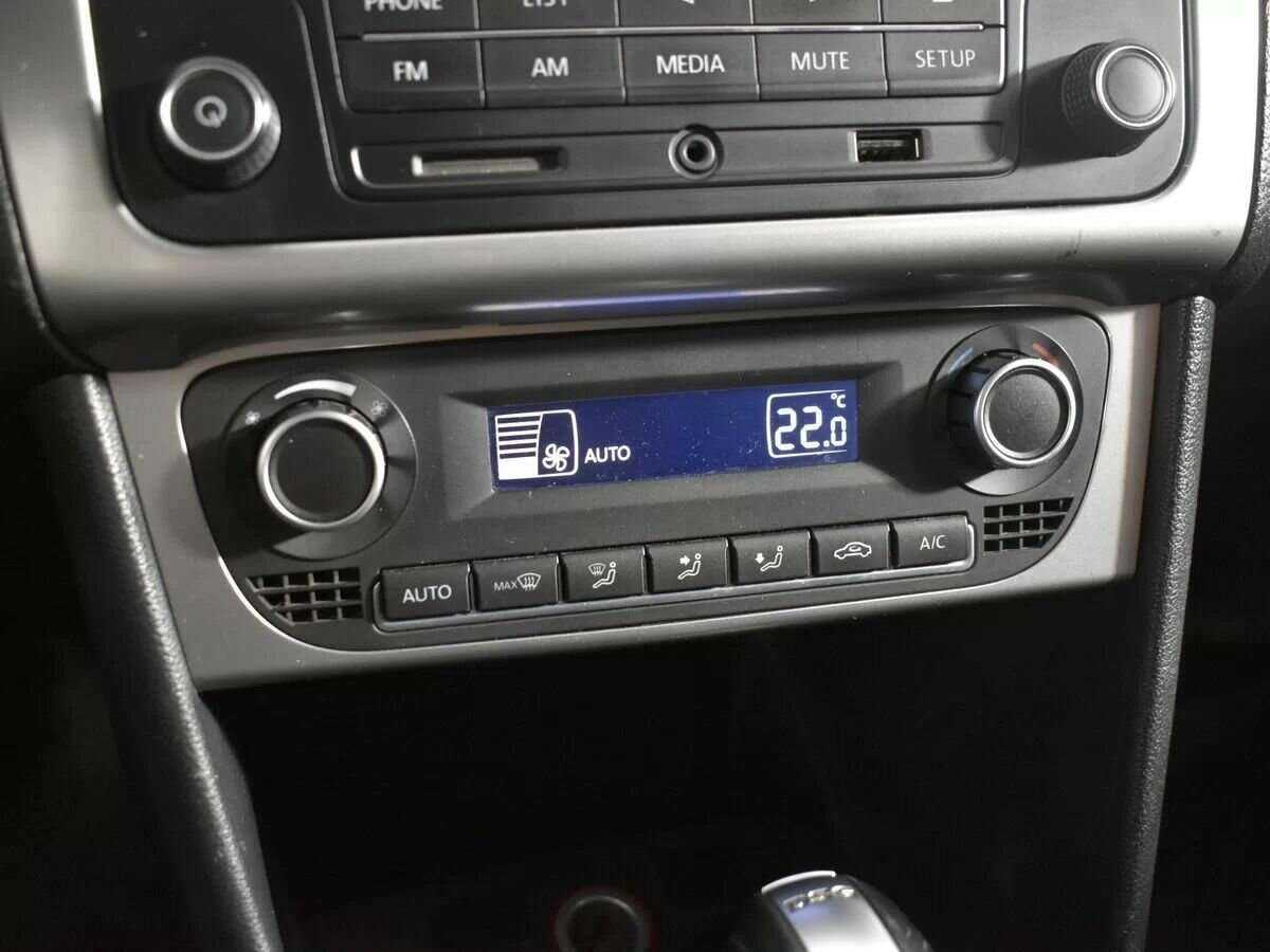 Купить Volkswagen Polo с пробегом. Фото: #13