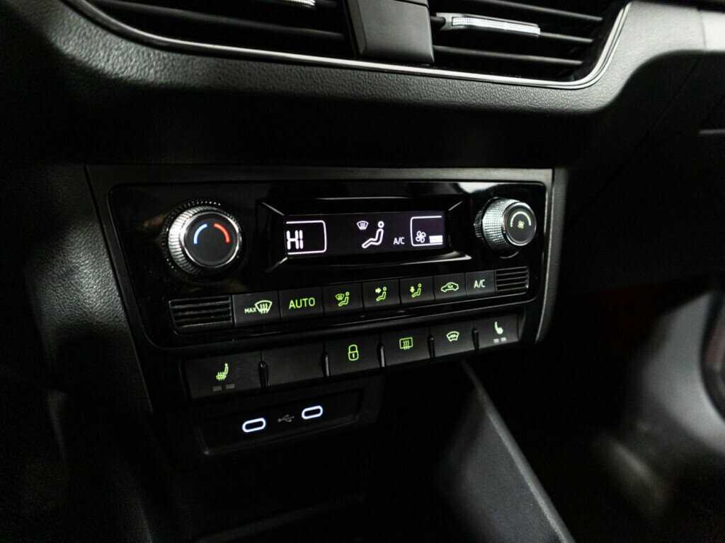 Купить Skoda Rapid с пробегом. Фото: #15