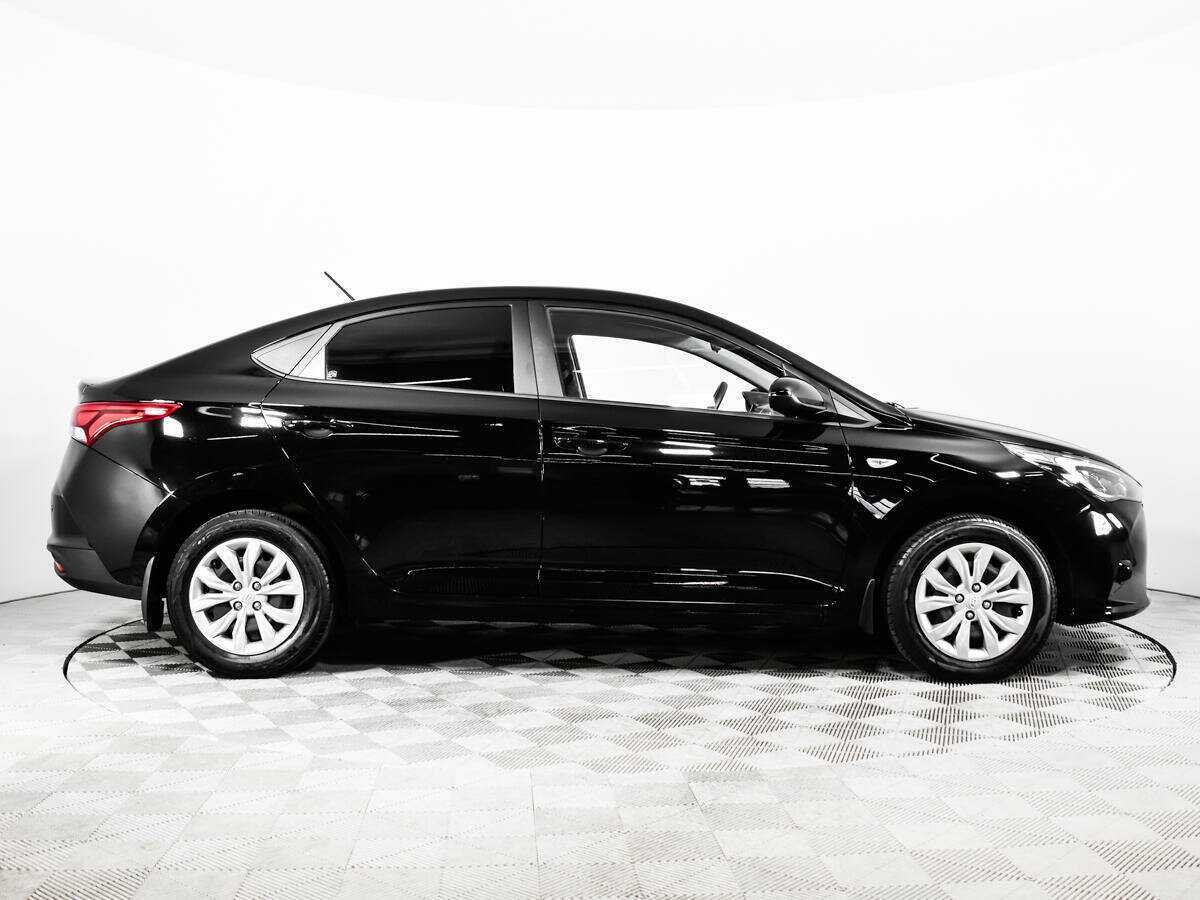 Купить Hyundai Solaris с пробегом. Фото: #3
