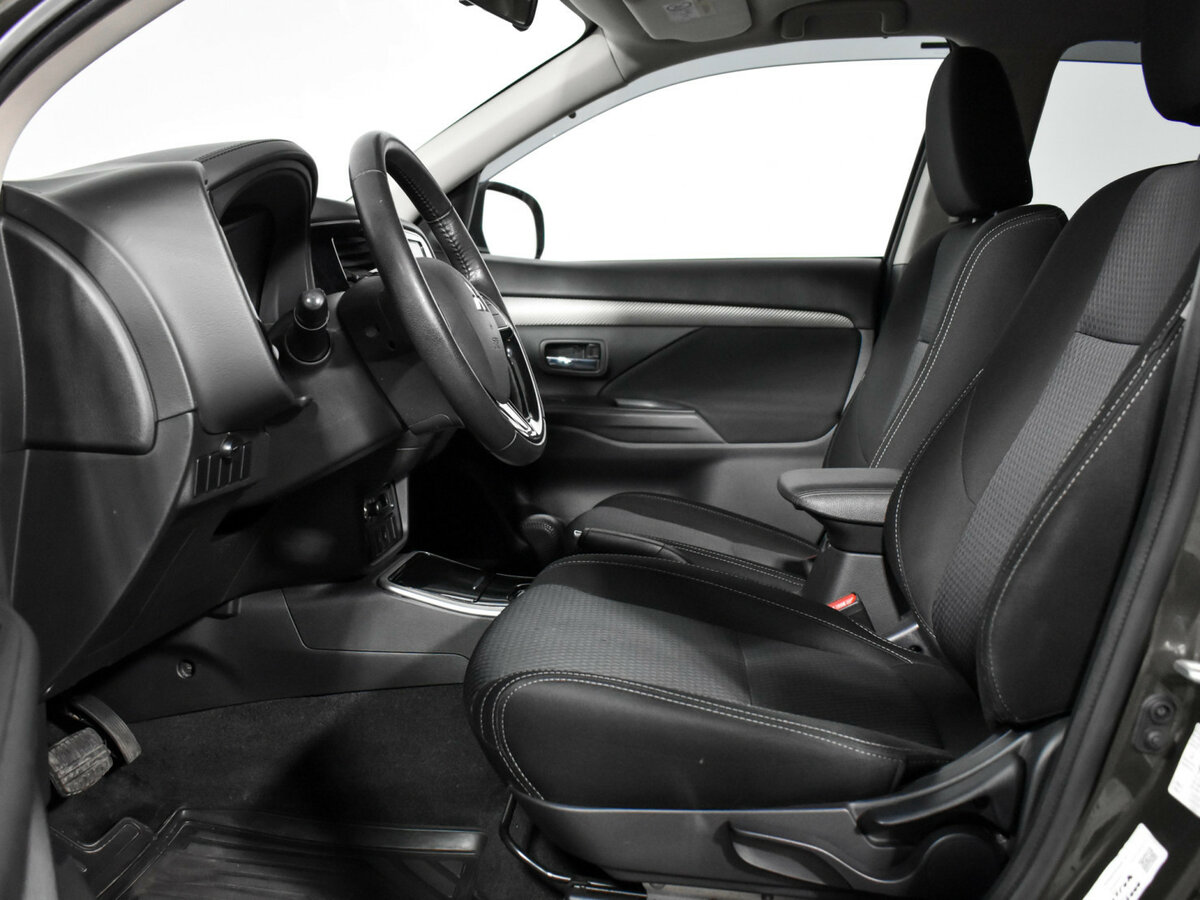 Купить Mitsubishi Outlander с пробегом. Фото: #8