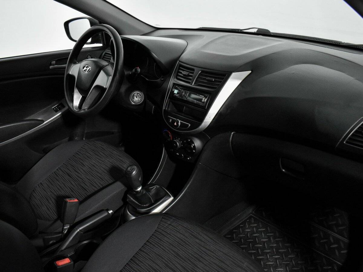 Купить Hyundai Solaris с пробегом. Фото: #12