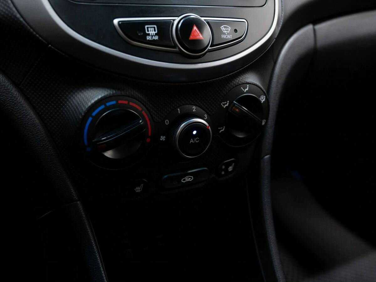 Купить Hyundai Solaris с пробегом. Фото: #21