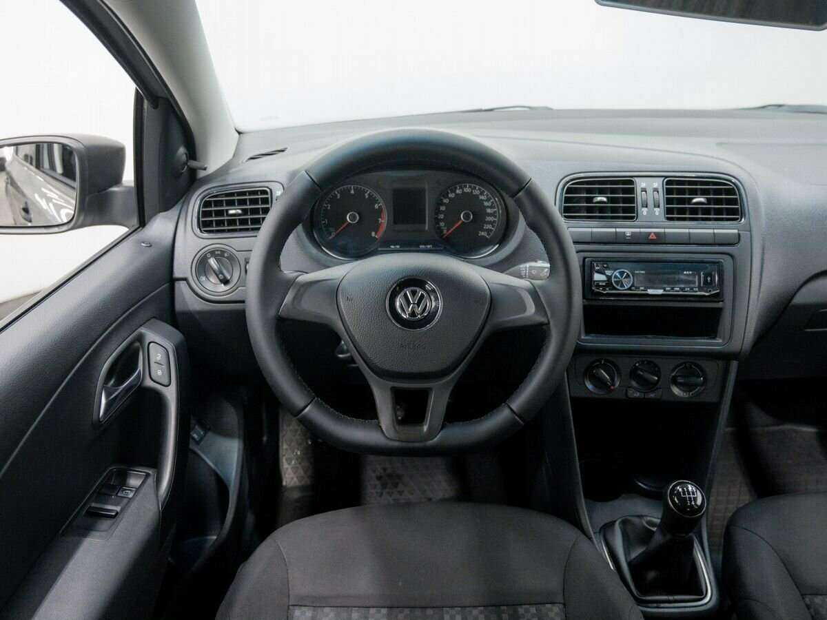 Купить Volkswagen Polo с пробегом. Фото: #10
