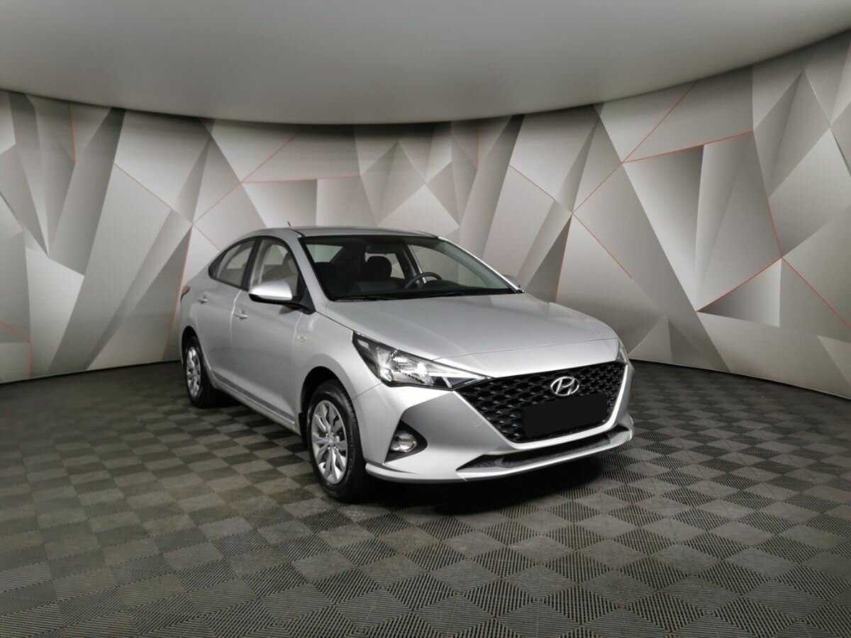 Купить Hyundai Solaris с пробегом. Фото: #2