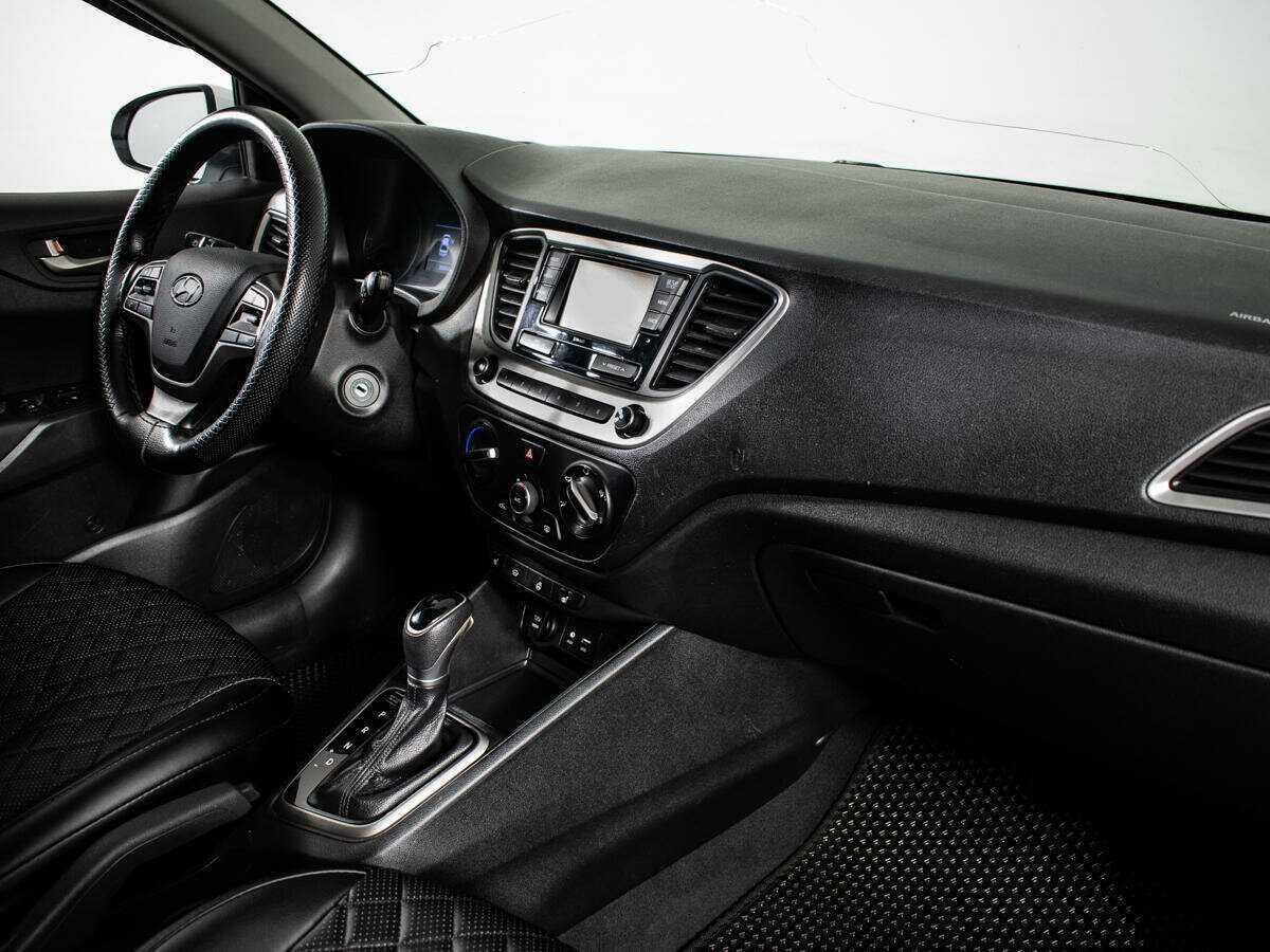 Купить Hyundai Solaris с пробегом. Фото: #8