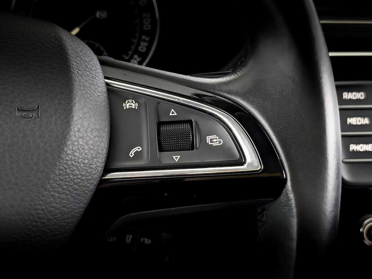 Купить Skoda Superb с пробегом. Фото: #26