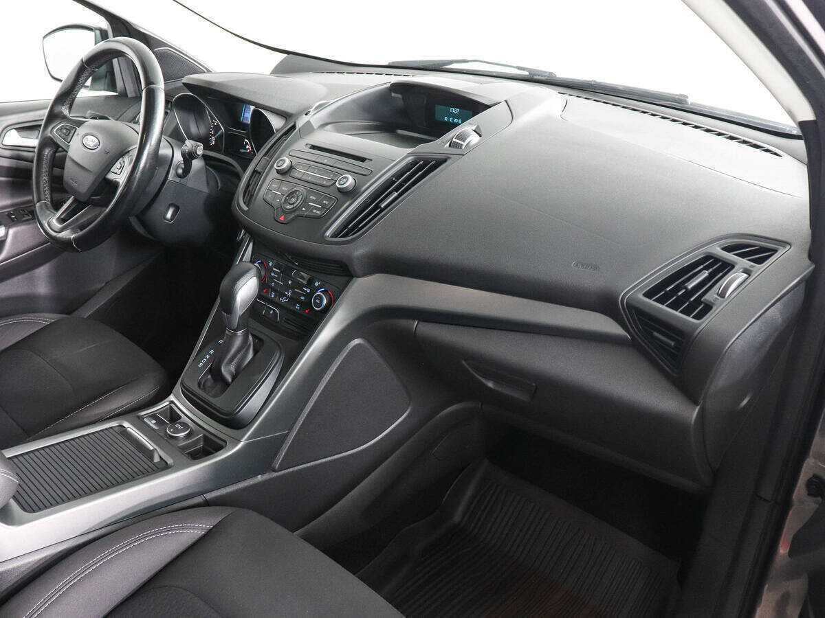Купить Ford Kuga с пробегом. Фото: #9