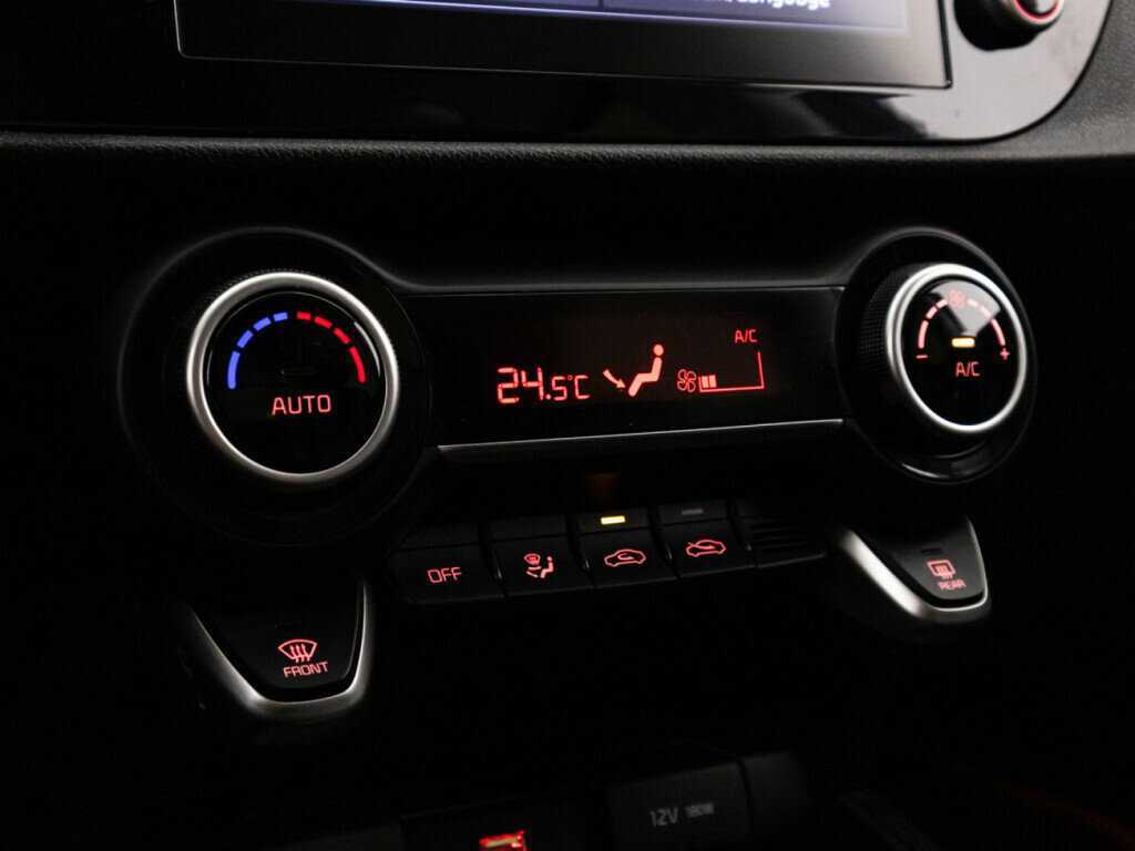 Купить Kia Rio с пробегом. Фото: #16