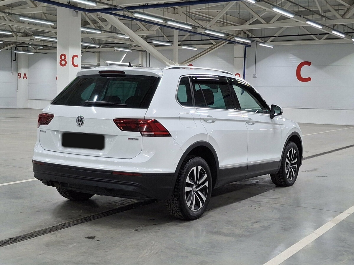 Купить Volkswagen Tiguan с пробегом. Фото: #4