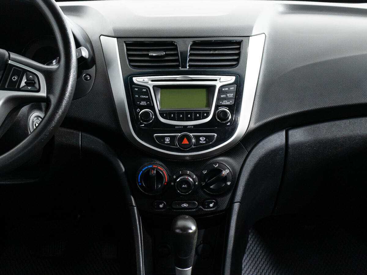 Купить Hyundai Solaris с пробегом. Фото: #13