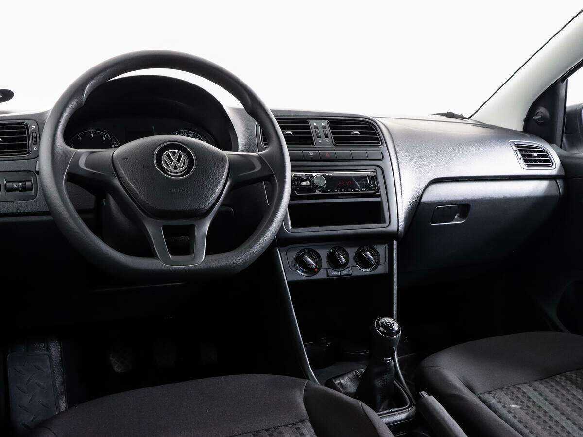 Купить Volkswagen Polo с пробегом. Фото: #10
