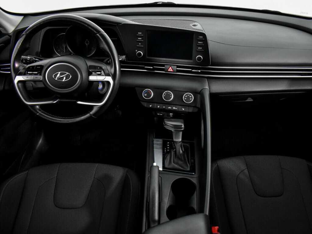 Купить Hyundai Elantra с пробегом. Фото: #9
