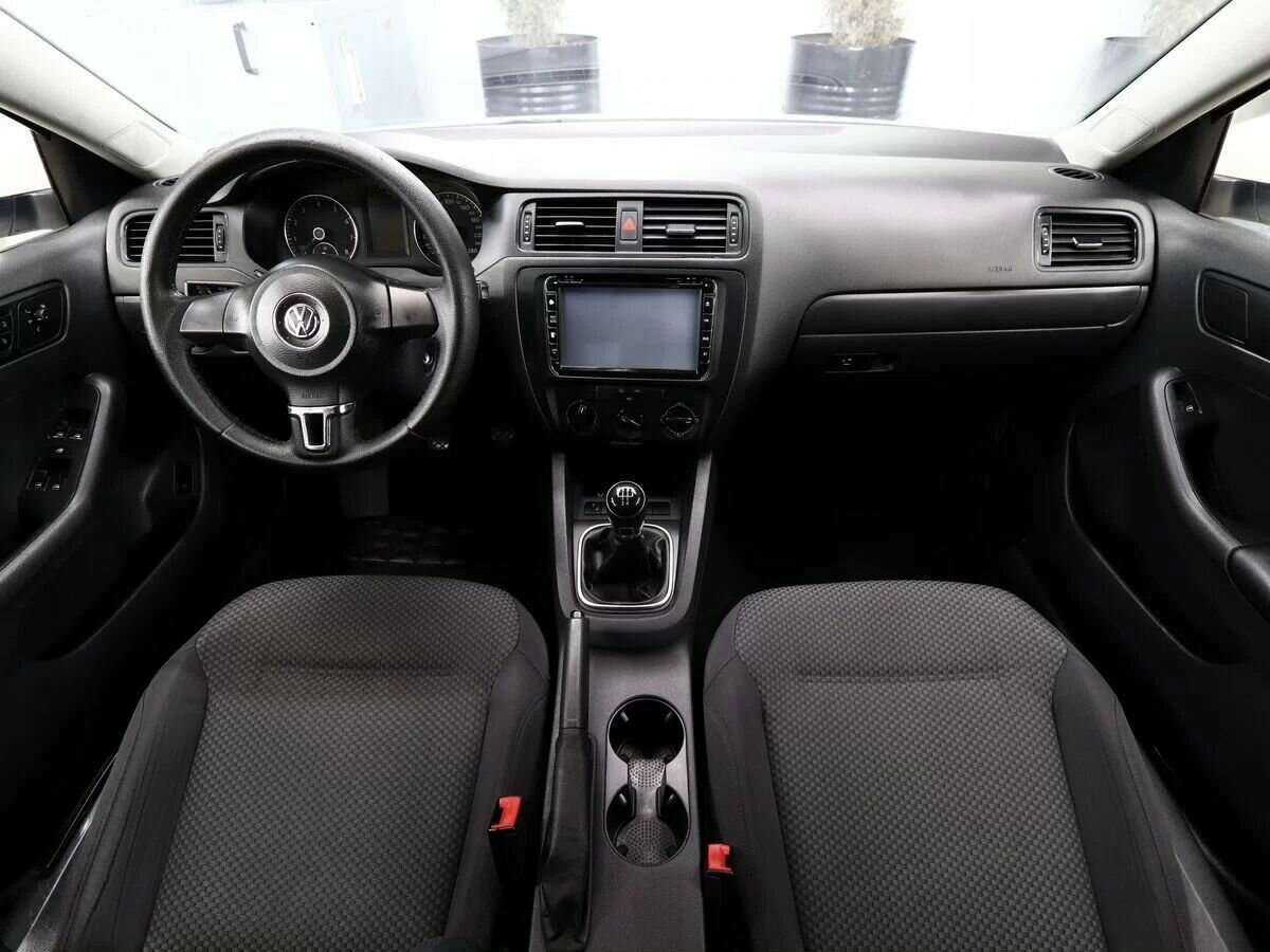 Купить Volkswagen Jetta с пробегом. Фото: #8