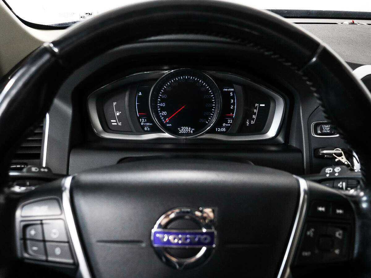 Купить Volvo XC60 с пробегом. Фото: #17