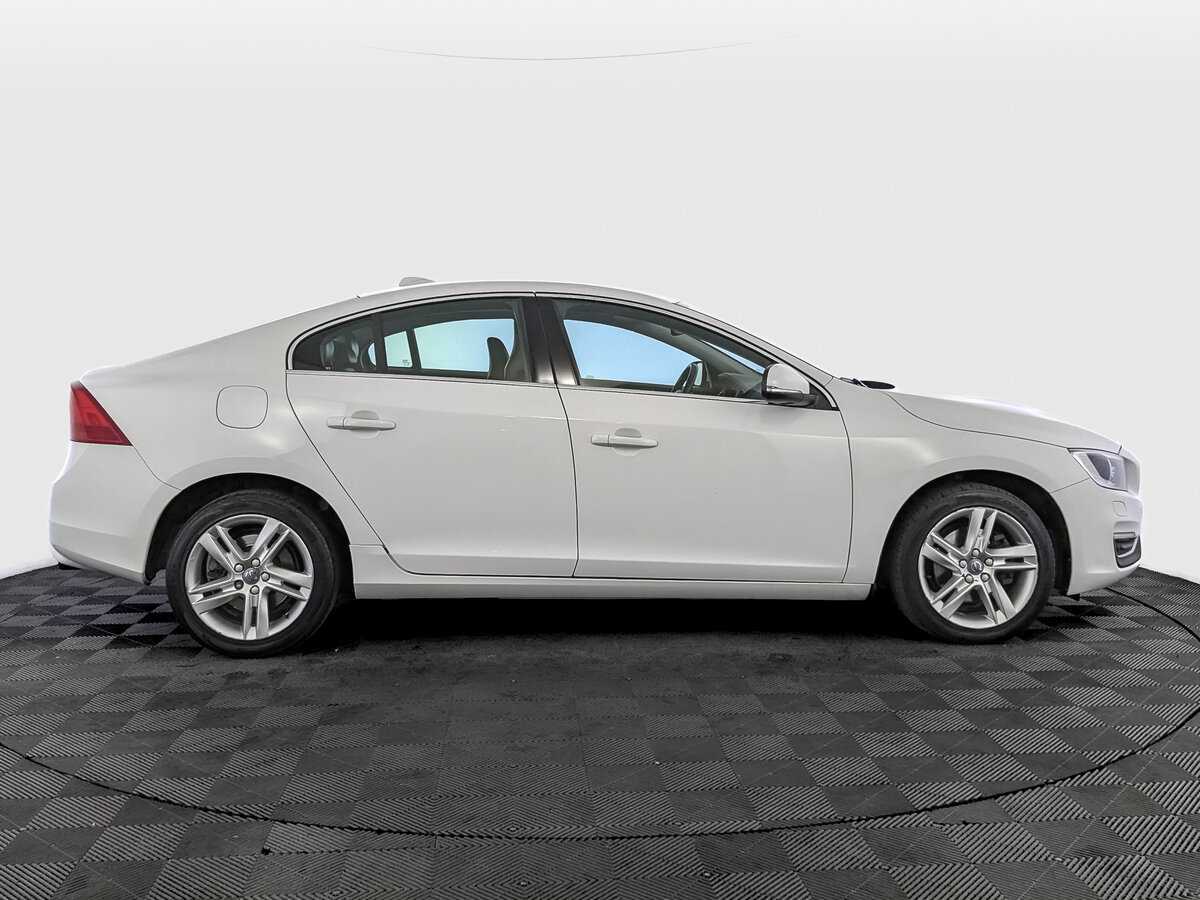 Купить Volvo S60 с пробегом. Фото: #3