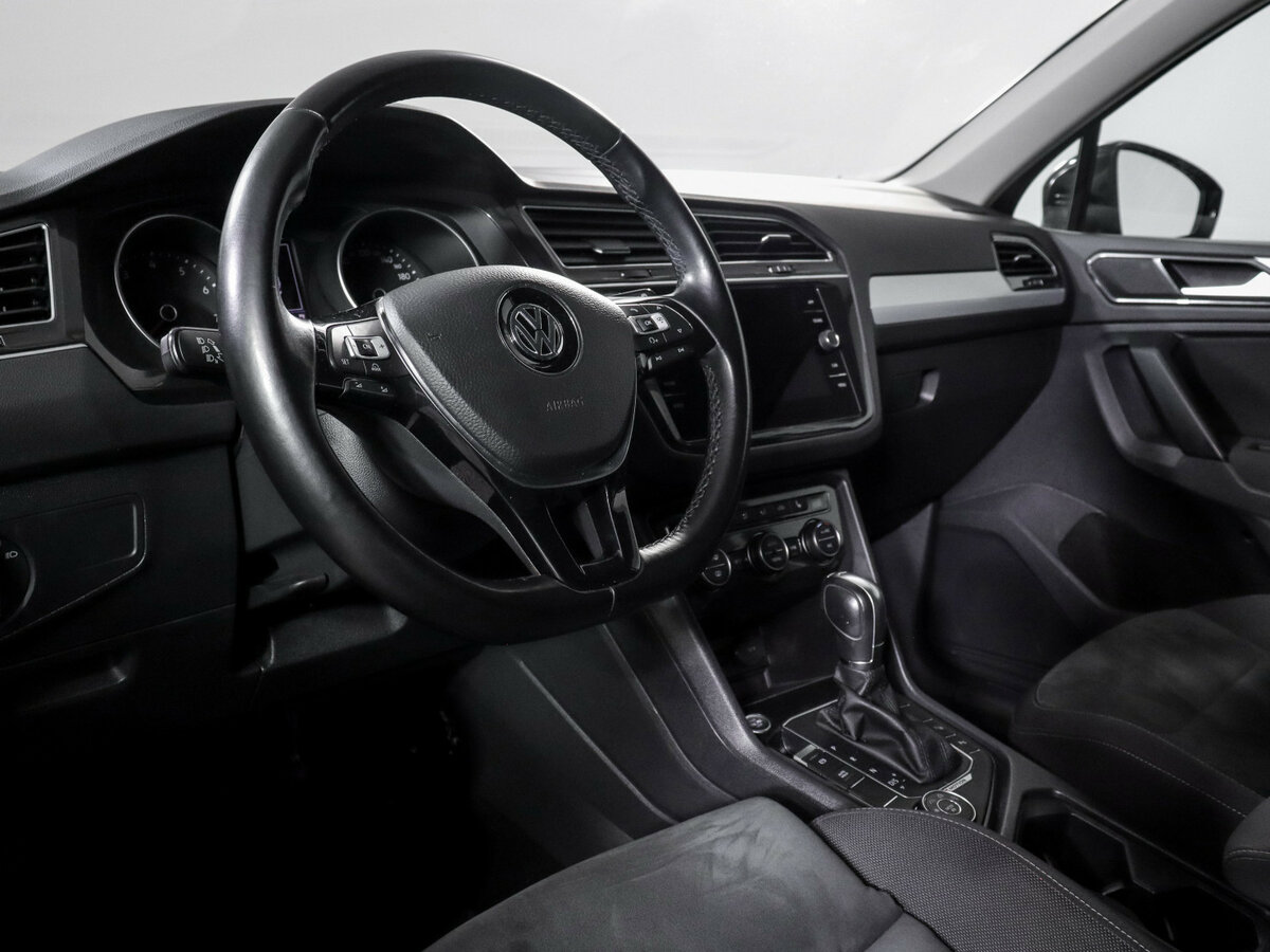 Купить Volkswagen Tiguan с пробегом. Фото: #10