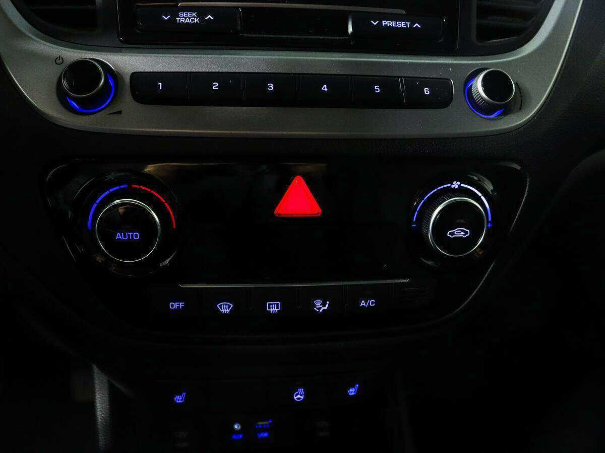 Купить Hyundai Solaris с пробегом. Фото: #14