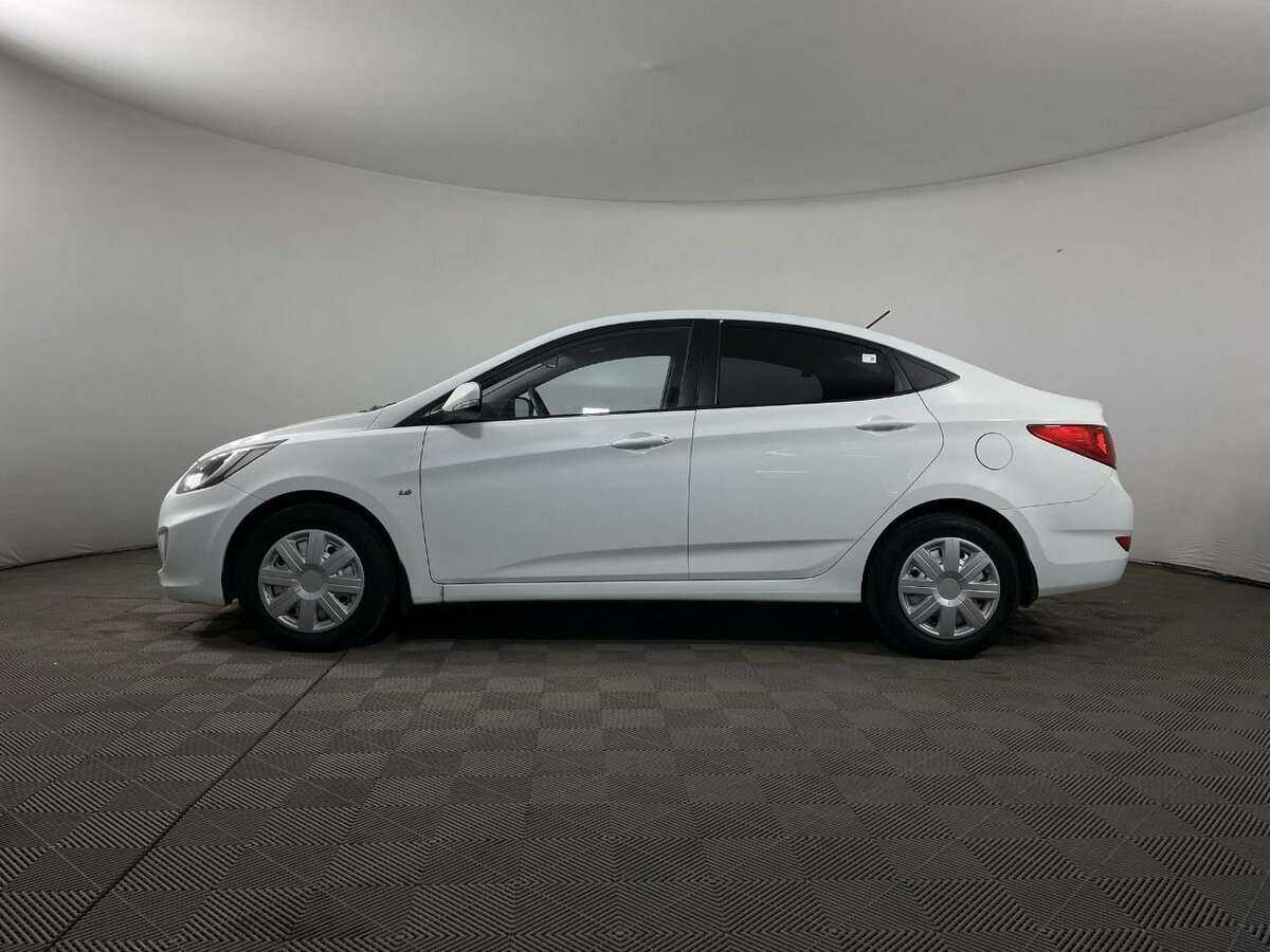 Купить Hyundai Solaris с пробегом. Фото: #4