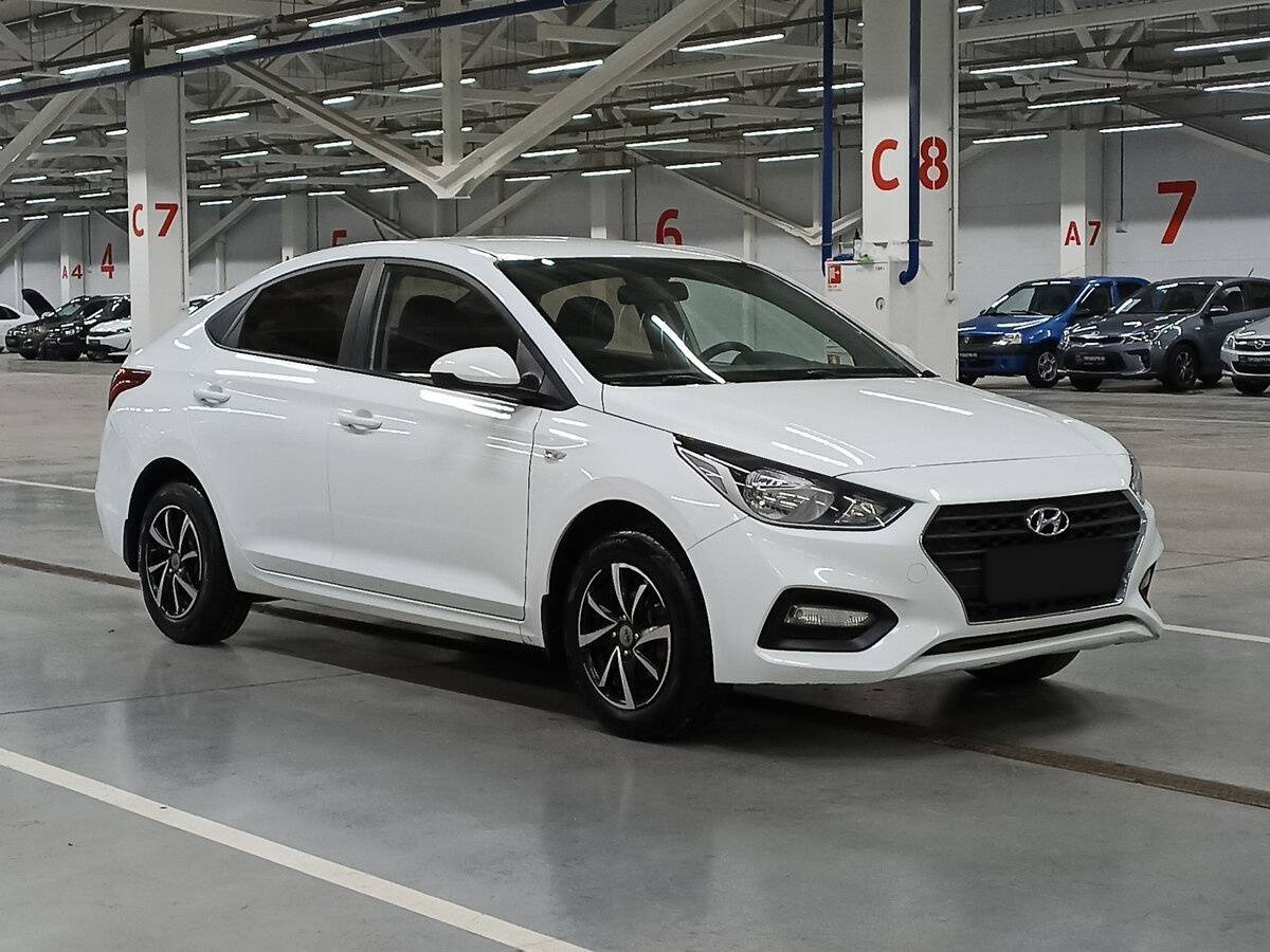 Купить Hyundai Solaris с пробегом. Фото: #2
