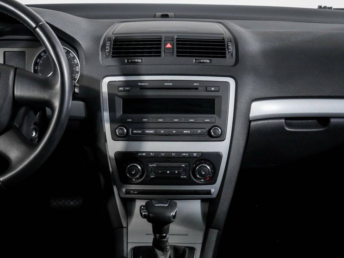 Купить Skoda Octavia с пробегом. Фото: #10