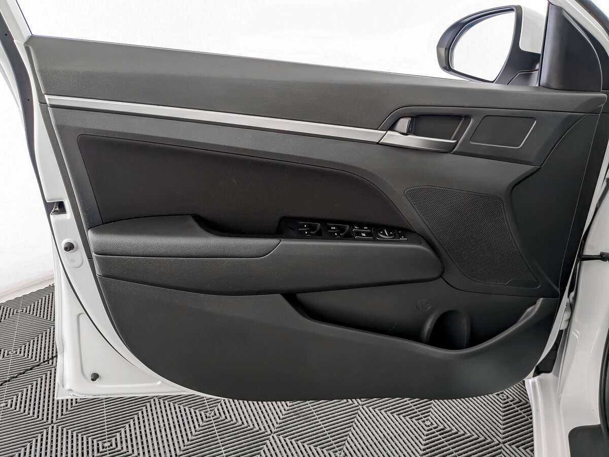 Купить Hyundai Elantra с пробегом. Фото: #14