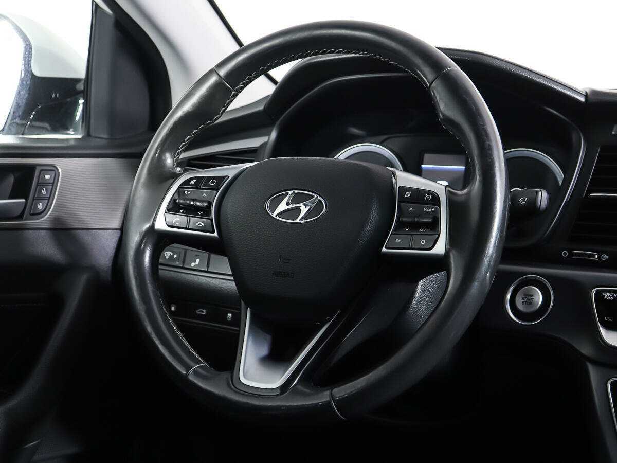 Купить Hyundai Sonata с пробегом. Фото: #14