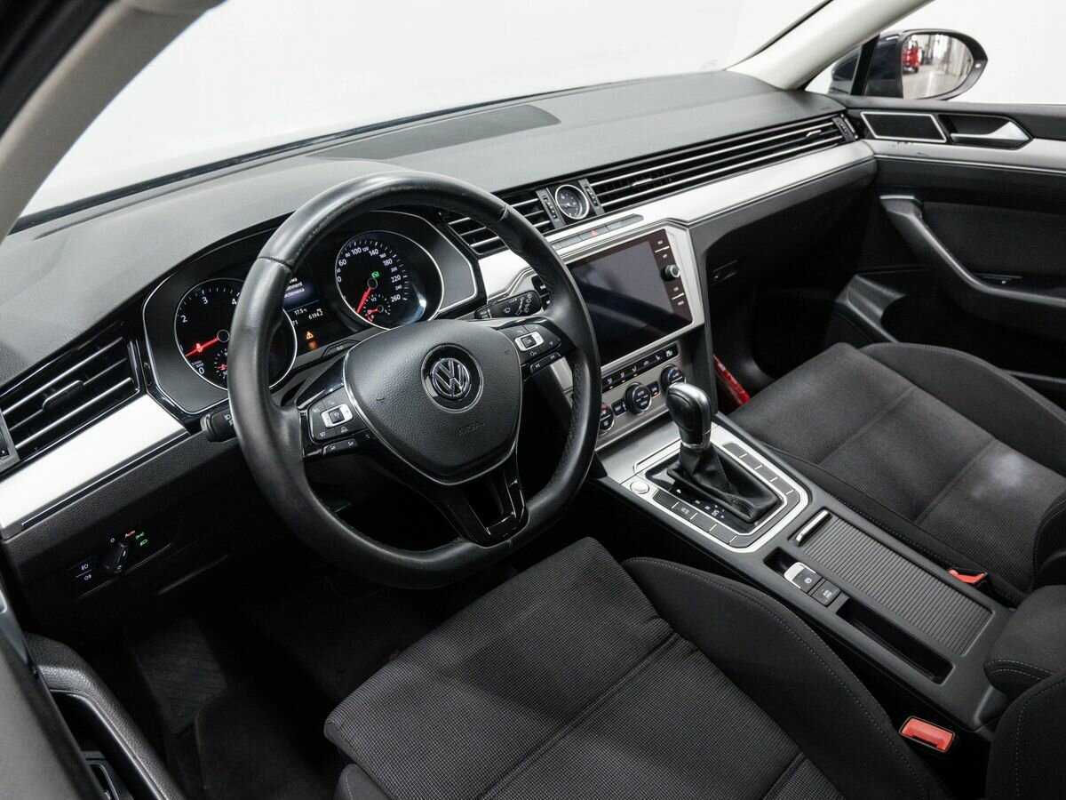 Купить Volkswagen Passat с пробегом. Фото: #12