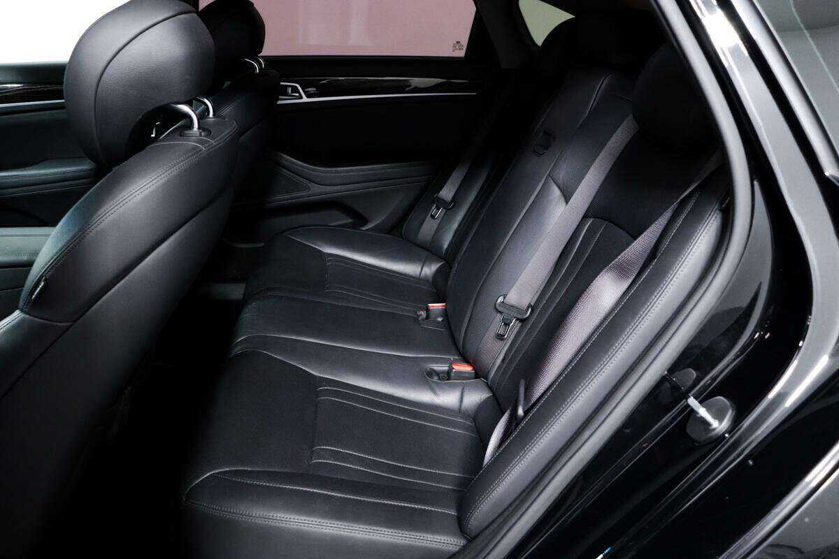 Купить Hyundai Genesis с пробегом. Фото: #11